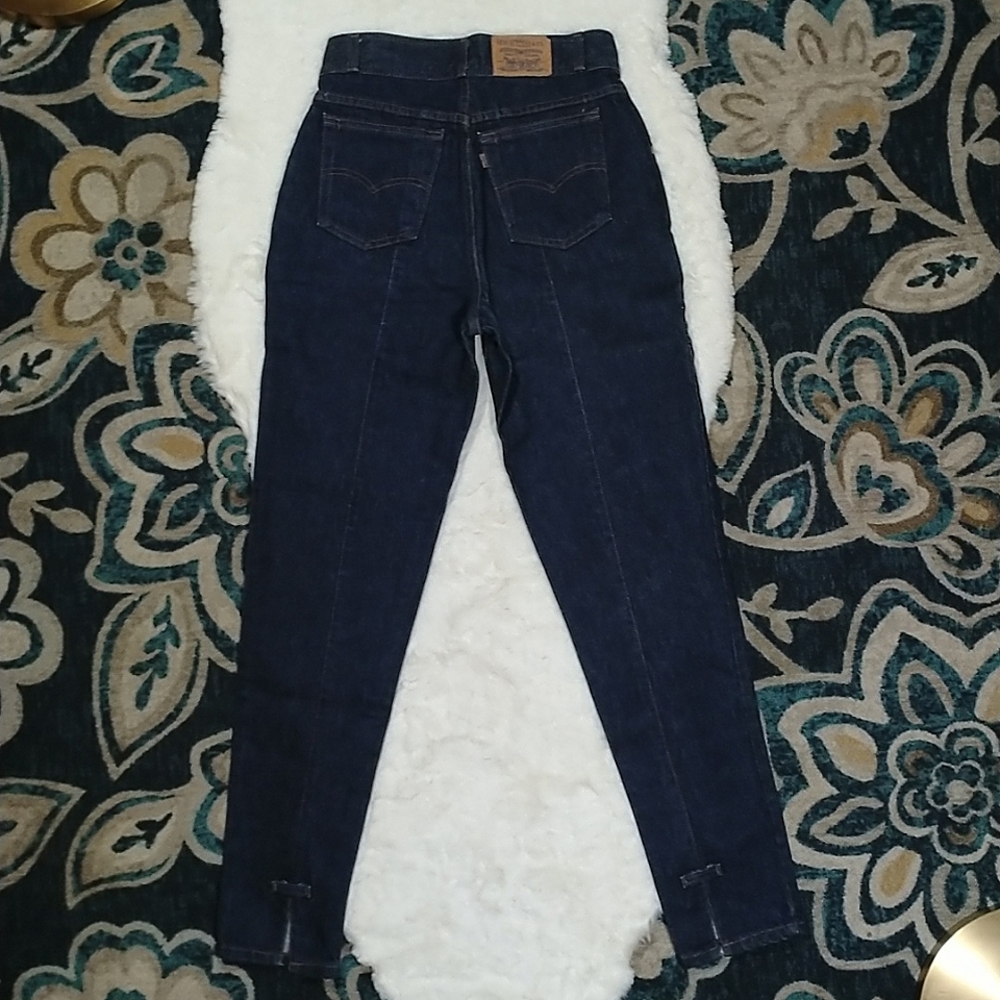 Rare vintage Levi's high rise tapered leg dark wash jeans - Picture 6 of 15